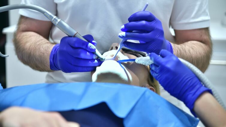 Implantat Freilegung Header