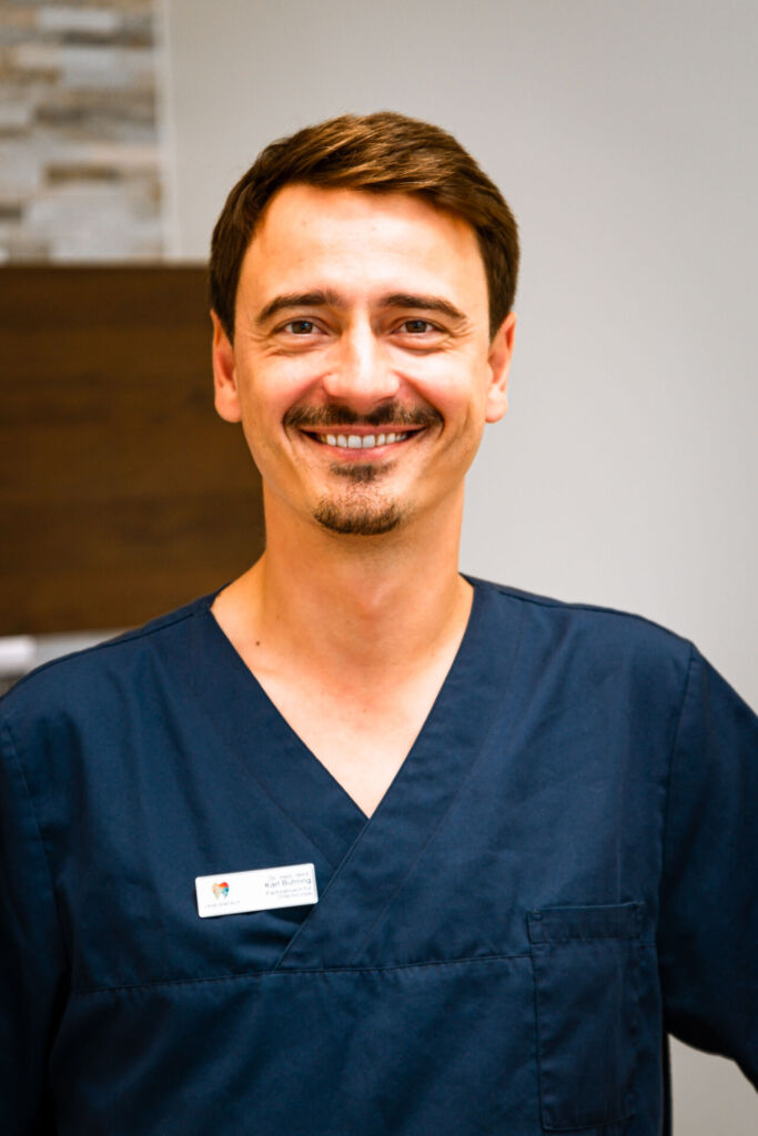 Zahnimplatate von Oralchirurg Dr. med. dent. Karl Bühring